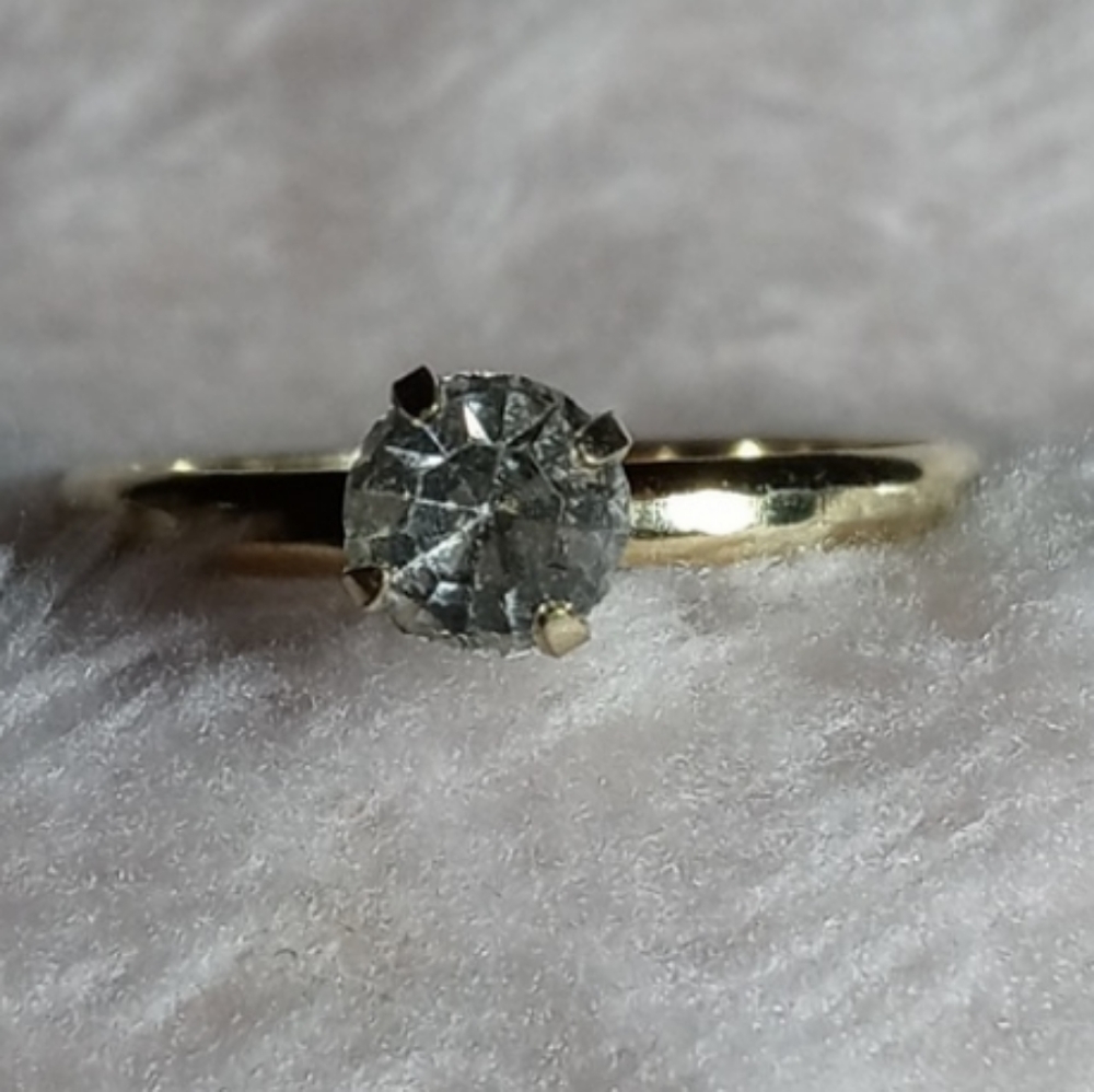 Gold Solitaire Ring Size 7